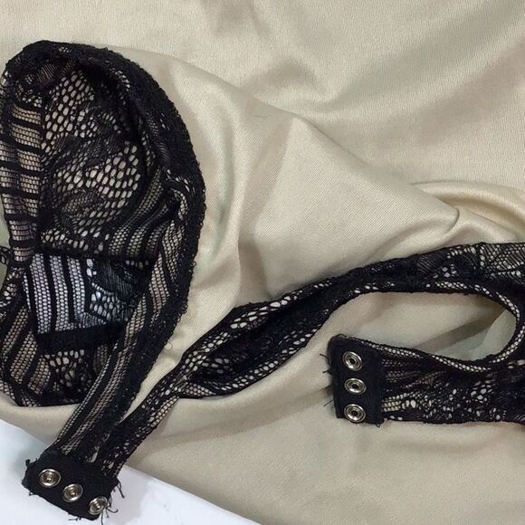 Charlotte Russe Long Sleeve Lace Bodysuit Size M - Picture 12 of 16